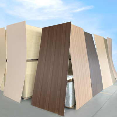 Kalite PUR Yapıştırıcı Bambu Kömür Ahşap Finer 5 / 8mm PET Bambu Kömür Tahta Fabrika